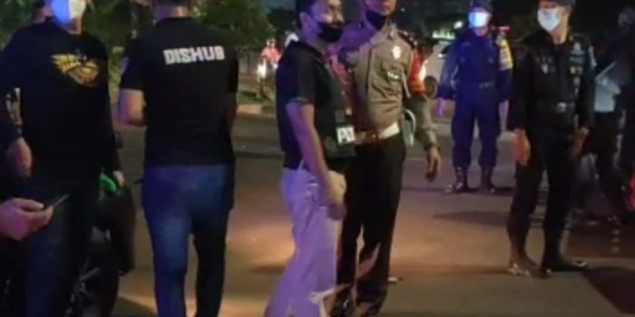 Satuan Reserse Kriminal Polres Metro Jakarta Barat menerjunkan anggotanya dalam rangka pelaksanaan PPKM Darurat